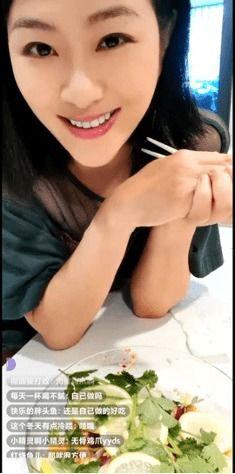 吃瓜直播间明星是谁啊视频,热门视频带你一探究竟