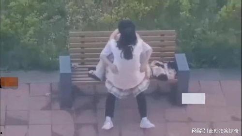 贵阳情侣吃瓜事件视频,甜蜜瞬间引发网友热议